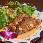 【ビールが進む料理】チキンステーキやポテトフライなど、ビールが進む料理を取り揃えております♪