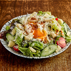 生ハムサラダ/温玉シーザーサラダ
