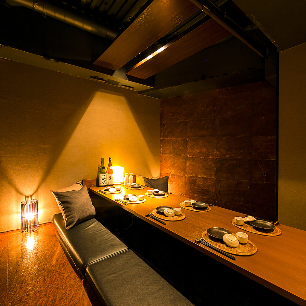 6名様～8名様等の小規模団体でのご利用でも広々個室へとご案内致します。