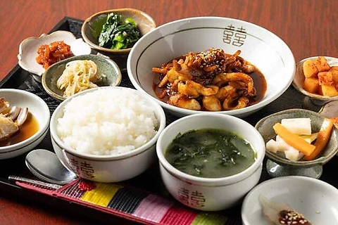 【三宮駅スグ】本場韓国料理の名店♪デート・女子会・宴会に◎ランチ有！お子様歓迎♪