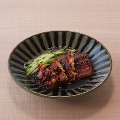 炭火で仕上げる鰻つまみ