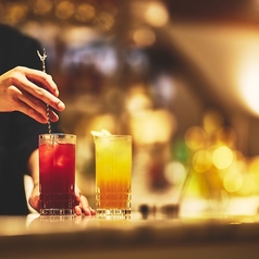 大人の雰囲気たっぷりのバーカウンター