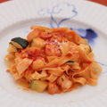 料理メニュー写真&nbsp;自家製パスタ オマールとズッキーニのクリームソース