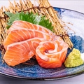 料理メニュー写真&nbsp;サーモンのお造り