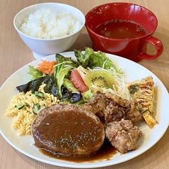 ハンバーグ唐揚げプレート 選べるデザート付き