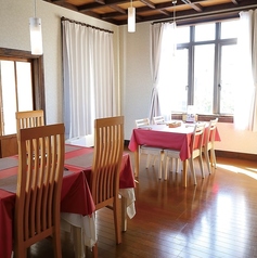 【1階席貸切OK】人数は17名～24名様まで対応可能です。なお、16名様以下の場合は、ランチコースを5000円以上でご予約いただければ貸切が可能です。ディナーの場合は6000円以上のコースで応相談となります。会社宴会や特別なイベントなど、様々なシーンでご利用いただけます。ぜひお気軽にご相談ください！