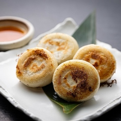 肉汁溢れる焼き小籠包