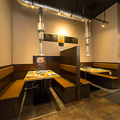 4名掛けテーブル2席