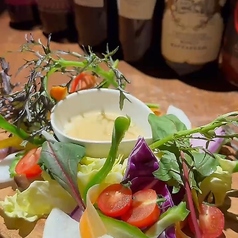 農家バル名物バーニャカウダの写真