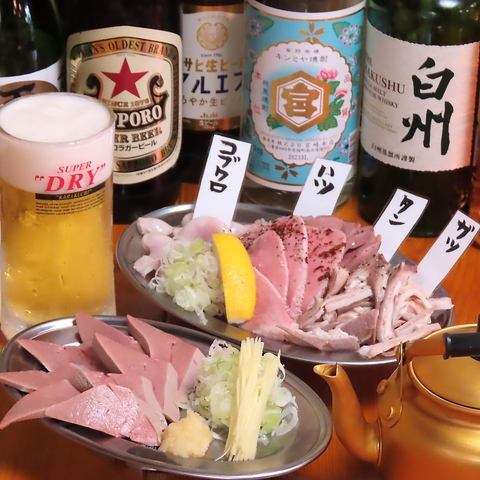 農家直送の新鮮な豚を使った肉刺しやもつ煮など定番メニューが楽しめる居酒屋