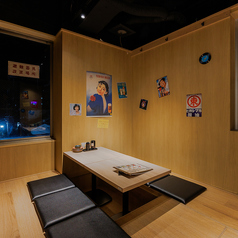 掘りごたつ付きのお座敷をご用意しています！お座敷に座りながら、ゆっくりとしたお食事の時間をお過ごしください♪木の温もりが感じられるお部屋の雰囲気と、もつ鍋や炉端焼きなどの特製メニューが、心もお腹も満たしてくれます。【京都/河原町/四条/食べ放題/飲み放題/海鮮/居酒屋/個室/海鮮/肉/焼き鳥/おでん】