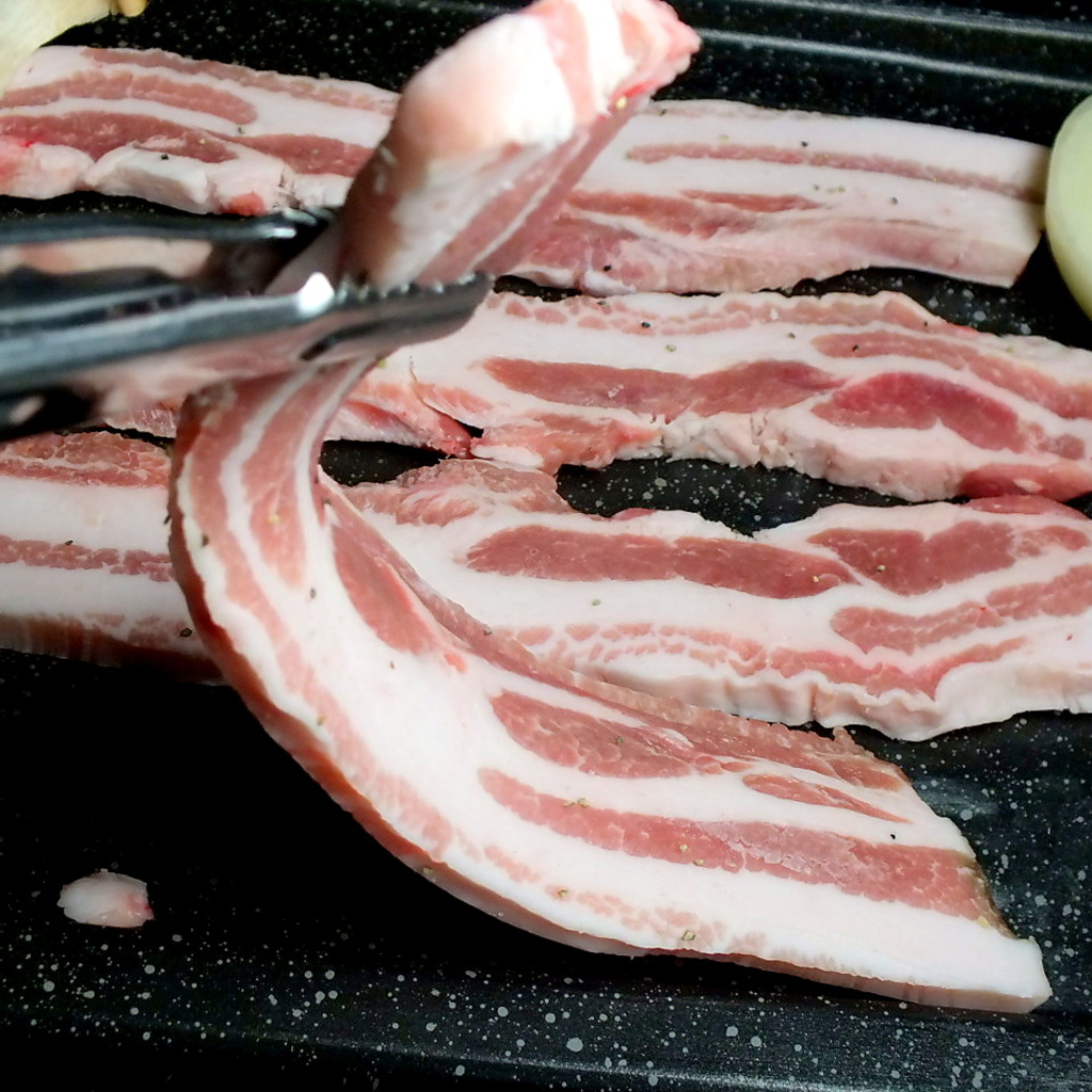 ビタミンB1たっぷりの豚肉で美肌が手に入る？！大人気のサムギョプサル！食べ放題プランもあり♪