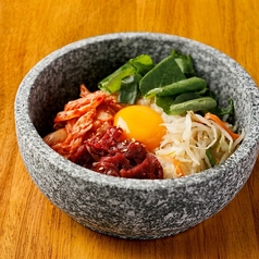 馬刺し肉石焼ビビンバ