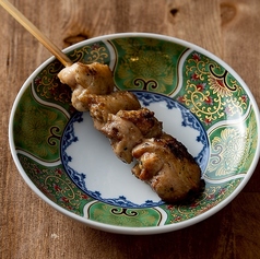 備長炭で焼き上げる焼き鳥と海鮮炉端。