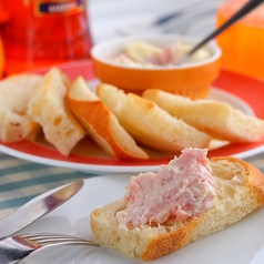 マグロのタルタルとフォカッチャが食べ放題！！