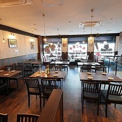 円卓は6名様から、最大80名様。12名様からフロア貸切可能♪広々とした個室としてもご利用いただけます。