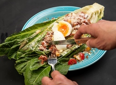Grilledロメインシーザーサラダ -半熟卵のせ-