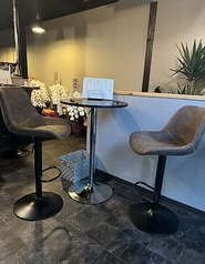 丸テーブルスタンド席