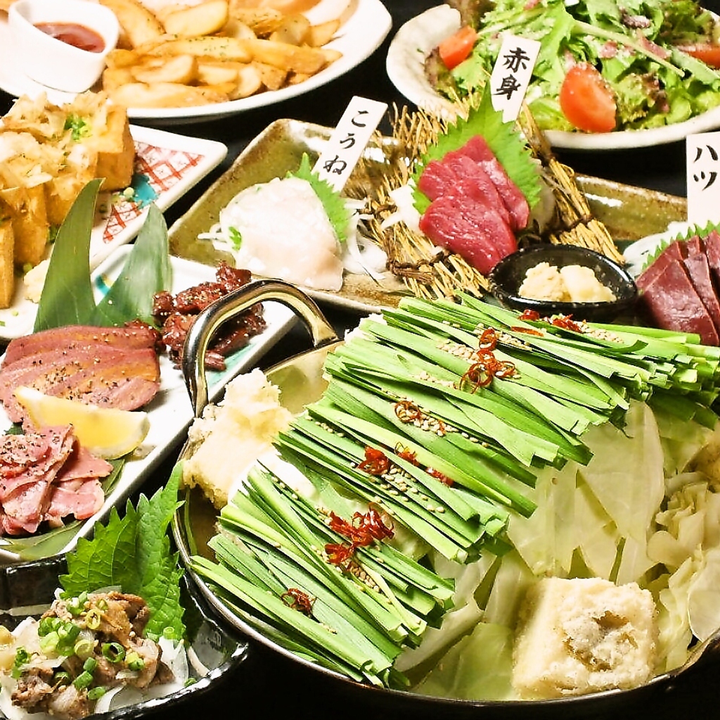 馬肉の燻製や馬刺しなど、馬肉料理を一度に堪能できるお得な2H飲み放題付コースもございます！