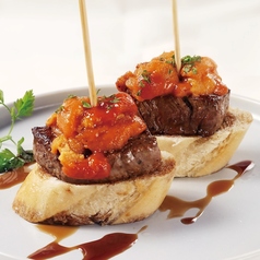 牛フィレとウニのピンチョス（1本）