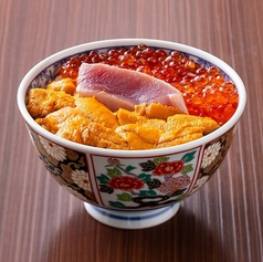 極上海宝丼(マグロ・うに・いくら)