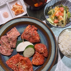 焼肉とハンバーグ　ごはん泥棒の写真