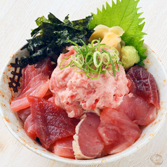 豪快！目利きの大漁まぐろ丼