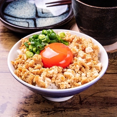 濃紅卵の鶏そぼろ丼