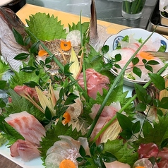 その他、その日のお刺身もご用意しております。板さんに是非お伺いください♪