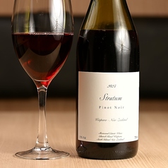 〈赤〉シャーウッド・ストラタム ピノノワール