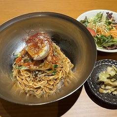 旨辛 ピビン麺