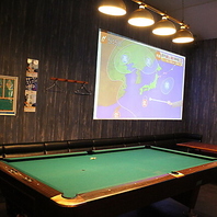 移動なしでカラオケやダーツも楽しめる贅沢な遊び場♪