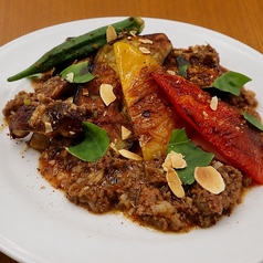 夏野菜のステーキ ラム肉のピリ辛麻辣ソース