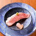 料理メニュー写真 大トロ肉寿司