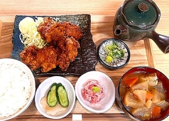 若鶏の唐揚げ定食【まぐろ部バージョン】