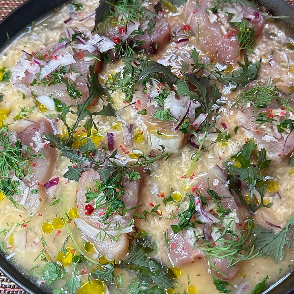 新鮮な長崎県五島列島より独自に仕入れた魚介類もご堪能頂けます。