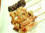 鉄板で焼く串焼きも人気!!1本130円でお手頃♪5種盛合せは600円です！