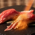 料理メニュー写真 A5ランクの和牛炙り肉寿司(3貫)
