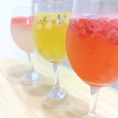 果実たっぷりのナタデココジュース