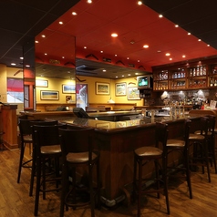 おしゃれなカウンターで１人で飲むのも◎♪