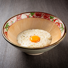 橋本農園直送！ねばりの強い大和芋を使用した「出汁たまとろろ」は焼肉に絡めてもごはんに乗せても美味しいの写真