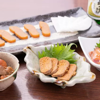 日本酒と珍味の最高のペアリングが楽しめる