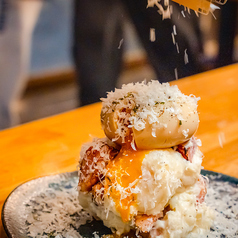 酒場の定番おつまみ — ポテサラ、出汁巻き、〆鯖…『今食べたい』がここにあるの写真