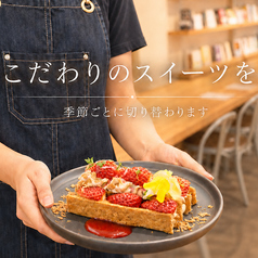 tables cook & jonathan’s bookstoreの写真3