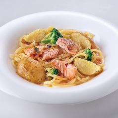 北海道ポテトとサーモンのクリーミーペペロンチーノ