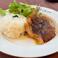 充実のフードメニューでランチからディナーまで大満足♪