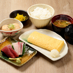 手づくり出し巻きとお造り定食1,200円(税込)