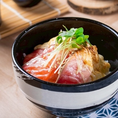 炙りサーモンマヨ丼