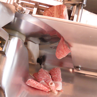 しゃぶしゃぶやすき焼きにぴったりの極薄スライス。