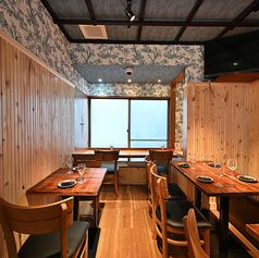 多種多様なテーブル席をご用意しております。どのお席もゆとりあるスペースを確保しておりますので、落ち着いて食事ができます。◇神田 秋葉原 淡路町 居酒屋 インド タイ 宴会 飲み放題 女子会 記念日 誕生日◇